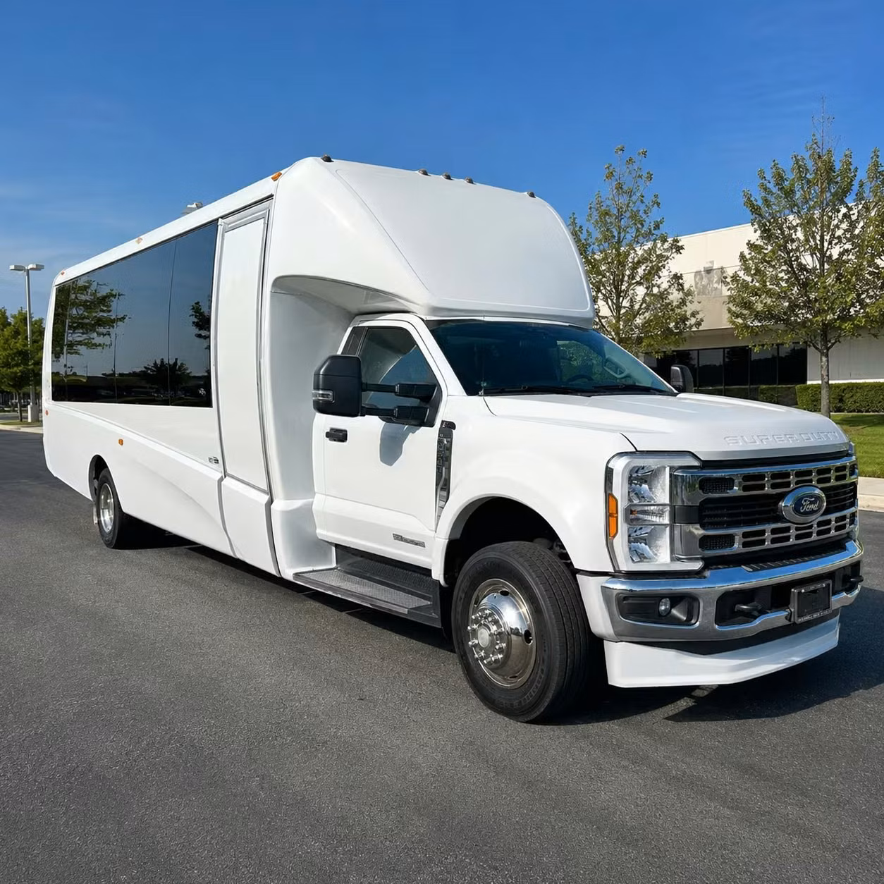 pomona airport transfer shuttle bus services